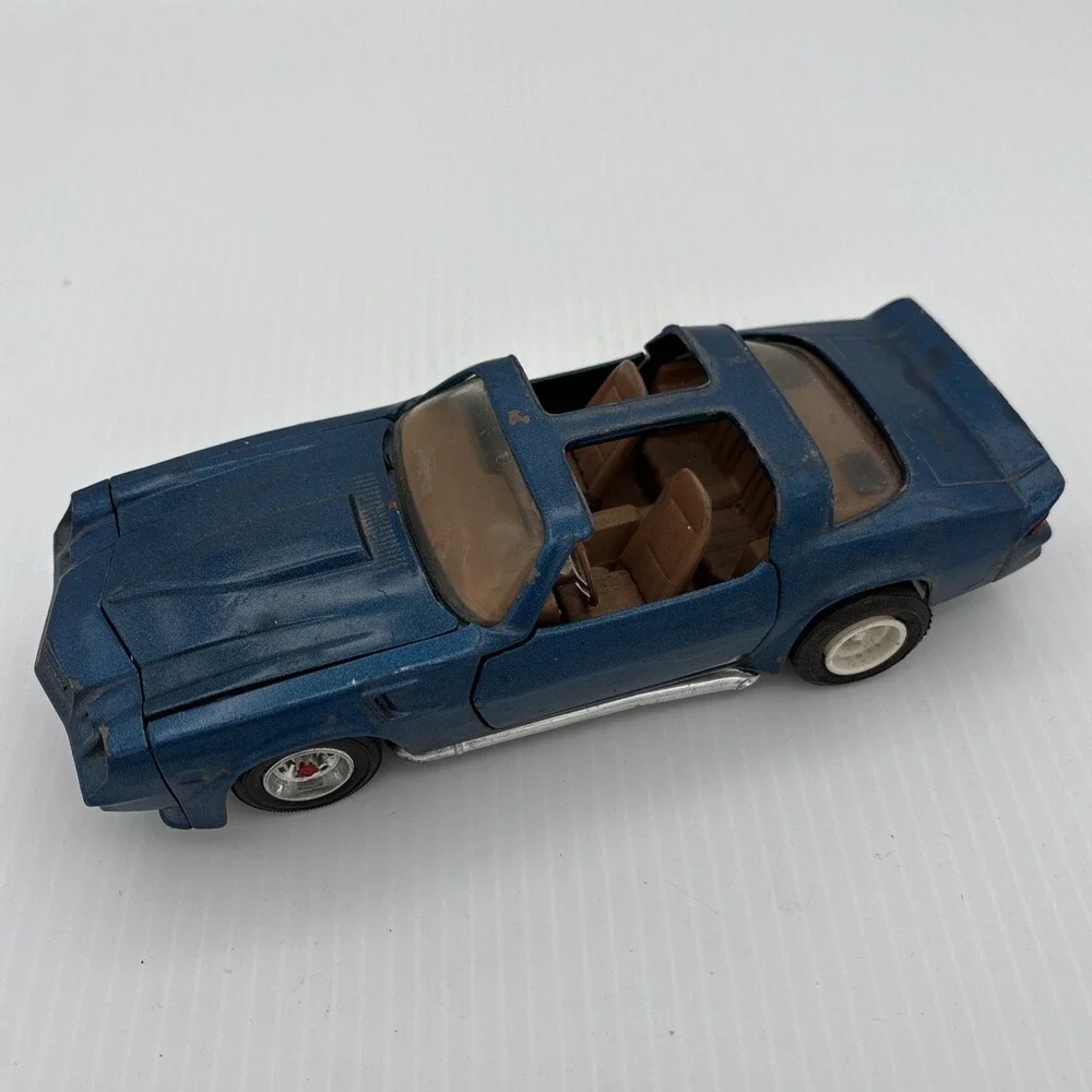 Ertl 1979 Chevrolet Blue Z28 Camero Bonus T-Top